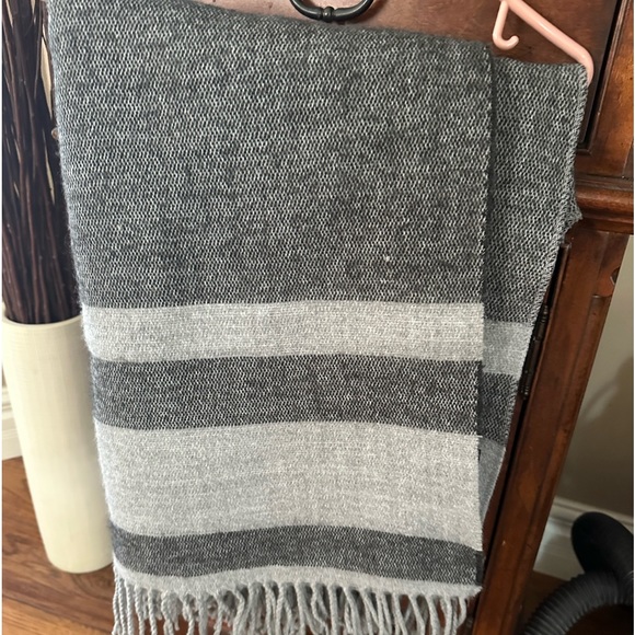 Women's Scarf/Shawl, Color: Grey - Picture 1 of 4